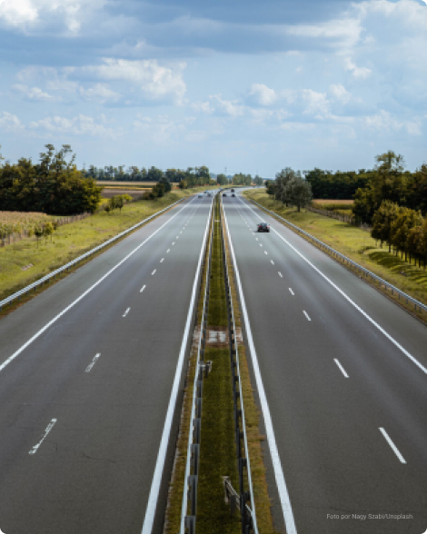 O que são Fundos de Infraestrutura? | Fundos de Infraestrutura, também chamados de Fundos de Debêntures Incentivadas, são fundos que investem em debêntures de qualidade de empresas de infraestrutura, em geral dos setores de geração de energia, transmissão, transporte e afins. O KDIF11, Fundo de Infraestrutura da Kinea, tem benchmark em juros reais e distribui mensalmente dividendos isentos de Imposto de Renda para seus cotistas.